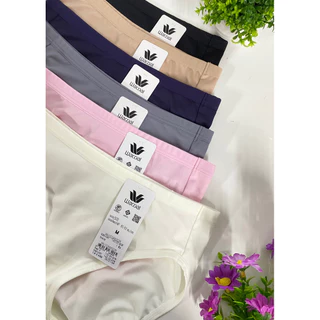 Wacoal Panty กางเกงในรูปทรง BIKINI & ทรงเอวสูง แบบเรียบ รหัส WU1F34 ป้ายราคาตัวละ 140 บาท เหลือตัวละ 99 บาทเท่านั้น