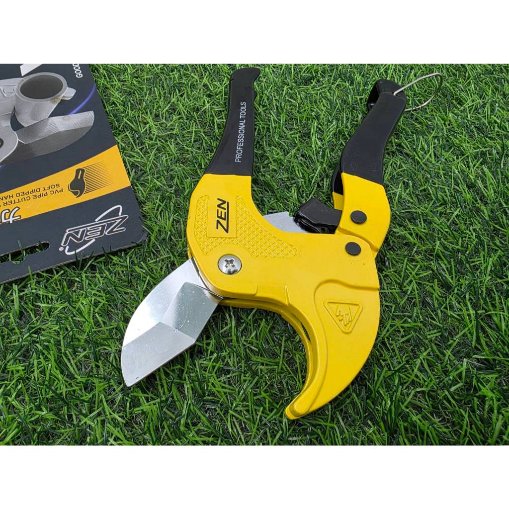 กรรไกรตัดท่อ PVC คีมตัดท่อ พีวีซี zen ขนาด 42 มม ใช้งานง่าย ใช้แรงน้อย รอยตัดเรียบเนียนสวยงาม ส่งไว
