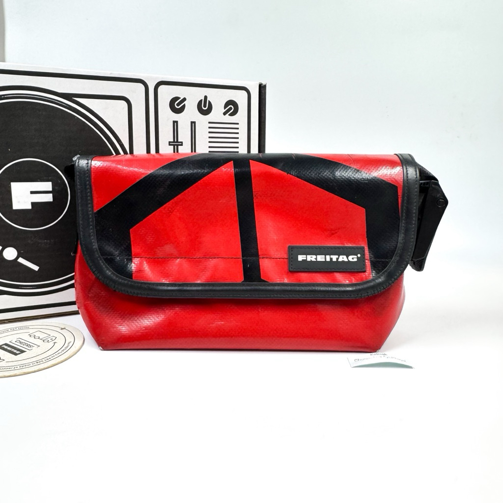 Freitag Hawaii ผ้าแดงดำ🔴⚫️
