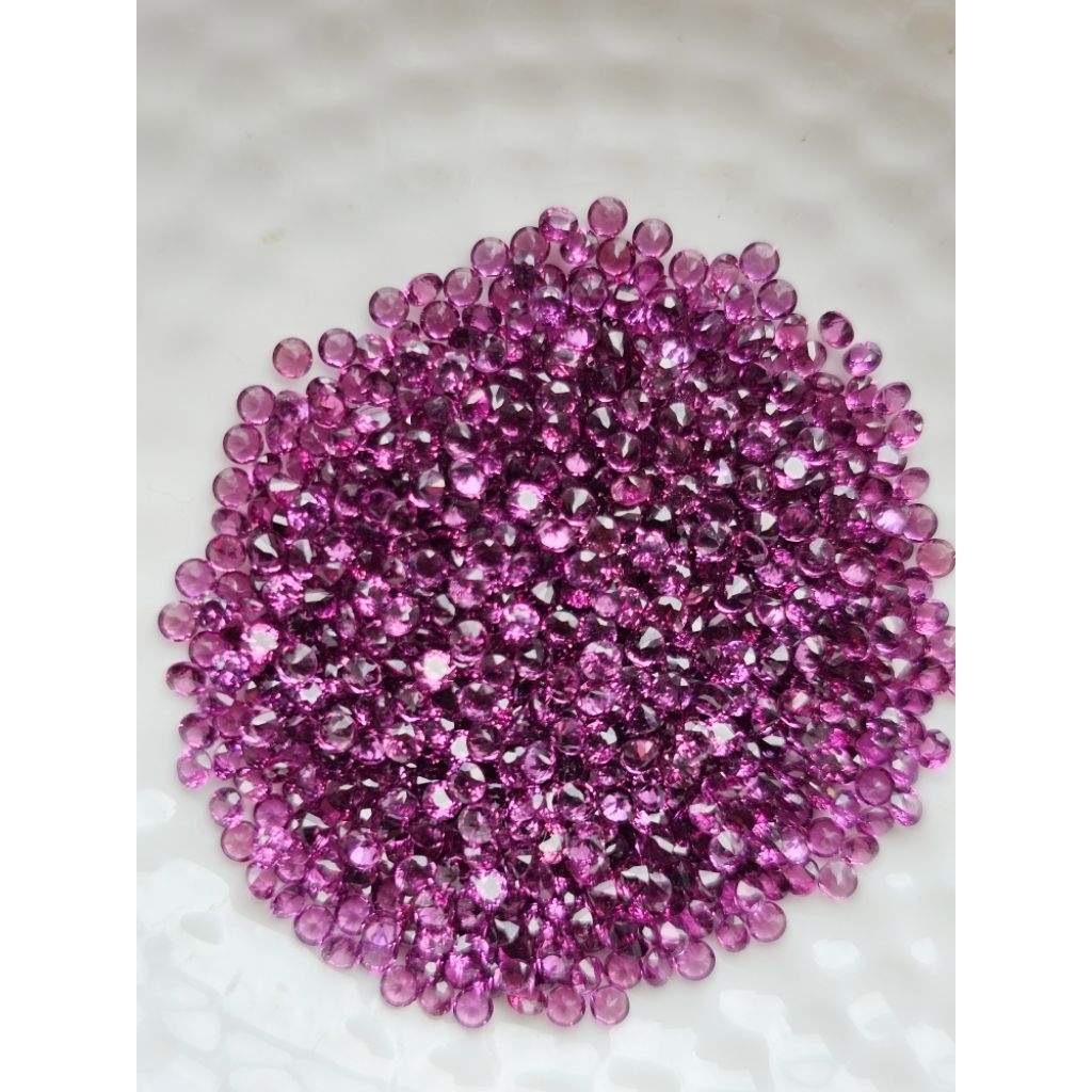 2.0mm. พลอยโรโดไลท์ม่วงอมชมพู สีสวย ไฟดี กะรัตละ 110฿