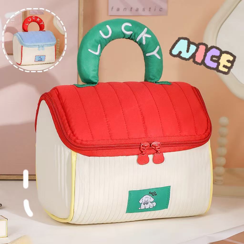 🛍️NEW!  พร้อมส่ง กระเป๋าเครื่องสำอางค์ทรงบ้านน่ารัก กระเป๋าจัดระเบียบ จุของได้เยอะ แบบพกพา
