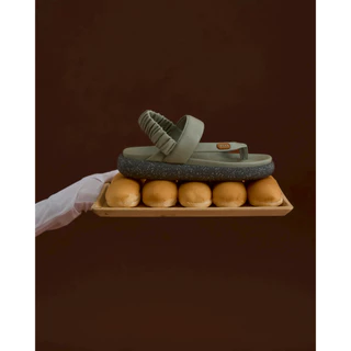 PUFFSHOES.OFFICIAL : Walkie Comfy Sandal