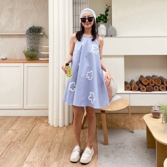 balloon strip minidress ชุดเดรสคอกลม แขนกุด ทรงบอลลูน ใส่คลุมท้องได้ค่า