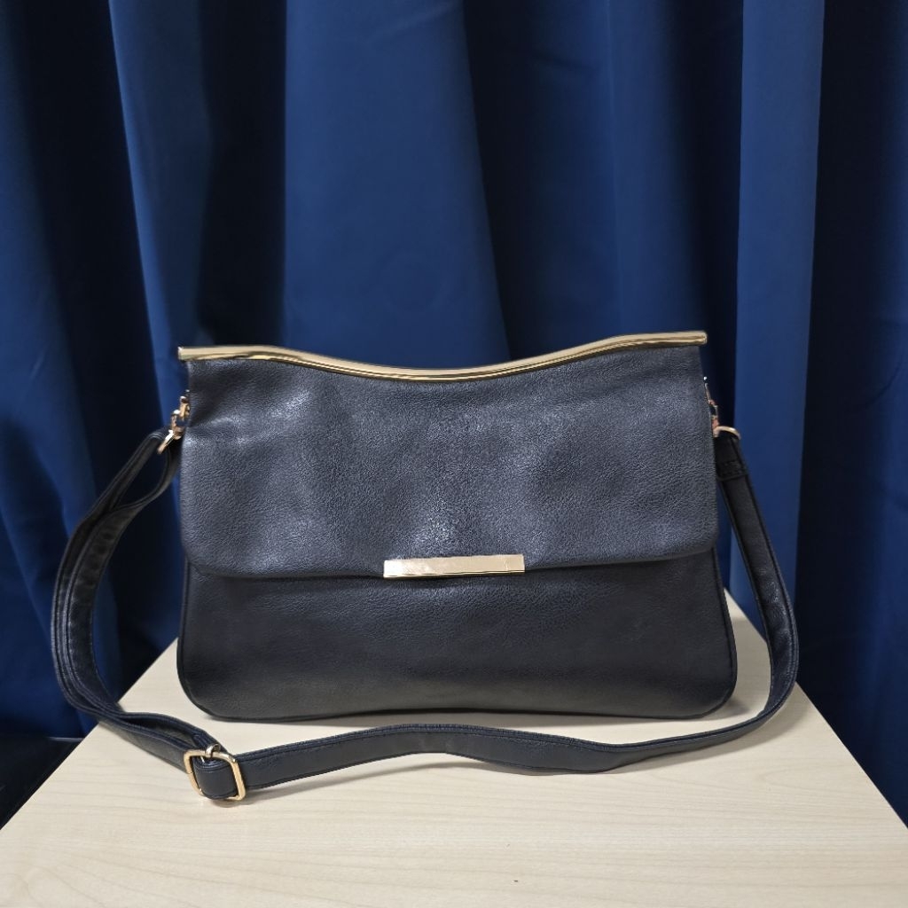 Cecil Mcbee กระเป๋ามือสอง สภาพสวย กว้าง12 สูง9