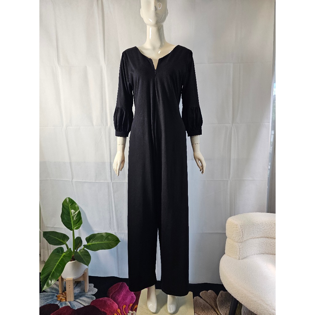 Passara Basic จัมพ์สูทยาวคอวี สีดำ