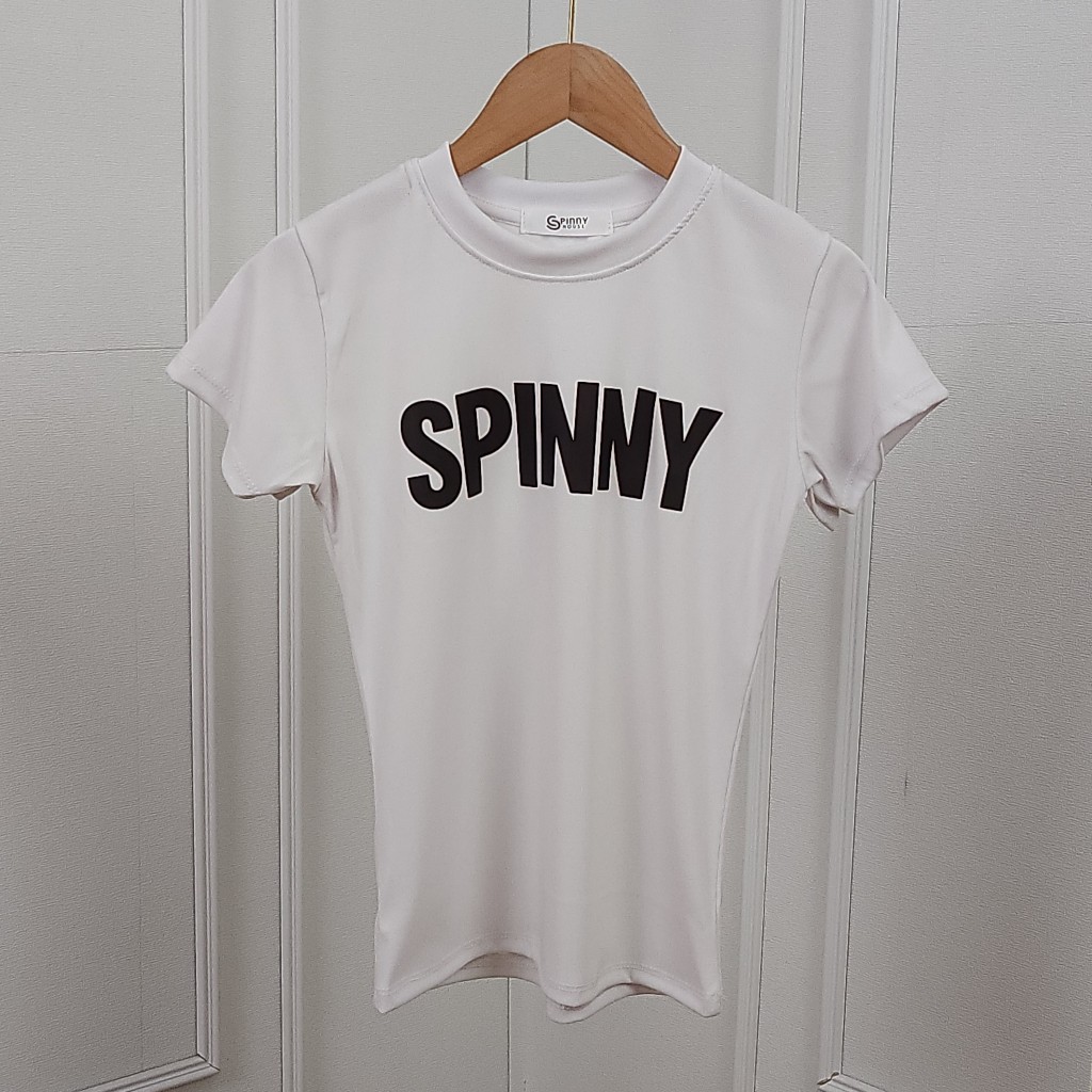 🌈SpinnyHouse🌈เสื้อยืดคอกลมแขนสั้น เสื้อเข้ารูป พร้อมส่ง สกรีนโลโก้แน่นๆ ผ้ายืดนิ่มใส่สบาย รุ่น แครอท SPINNY