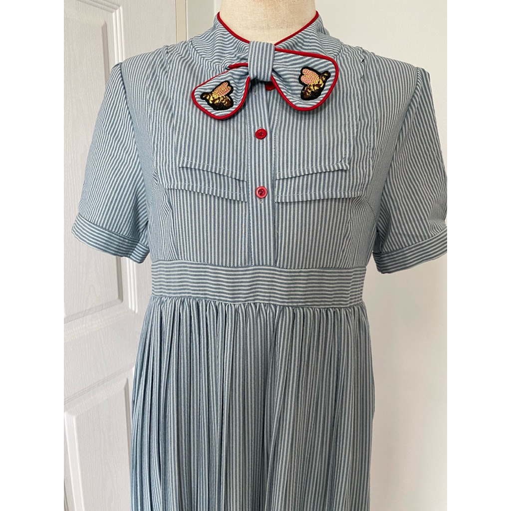 ชุดคลุมท้อง กระโปรงอัดพลีท แต่งโบว์ปักหรู ป้าย อุ้มรัก Oumrak