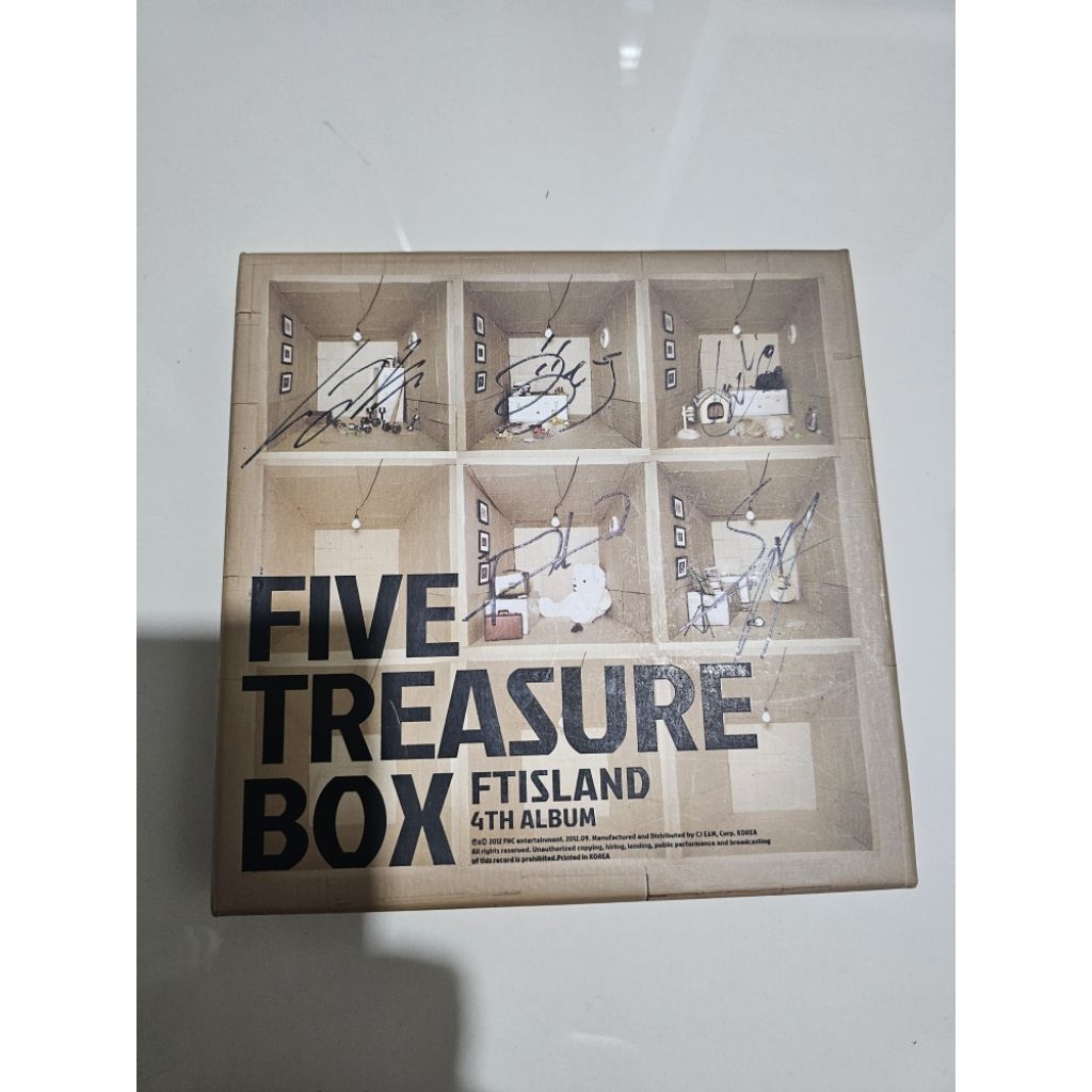 FTisland 4th Album ลายเซ็นสดบนปก