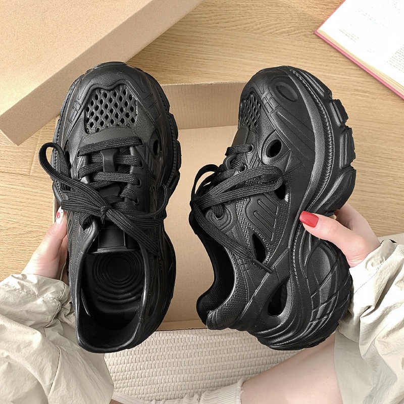 Kicks มาแล้วจ้ามาแล้ว รองเท้าผ้าใบยางแฟชั่น รุ่นนี้แนะนำมาก ใส่เที่ยวก็ได้ ใส่เป็นแฟชั่นก็ดี  เห็นสวยๆแบบนี้ คุ้มแน่นอน