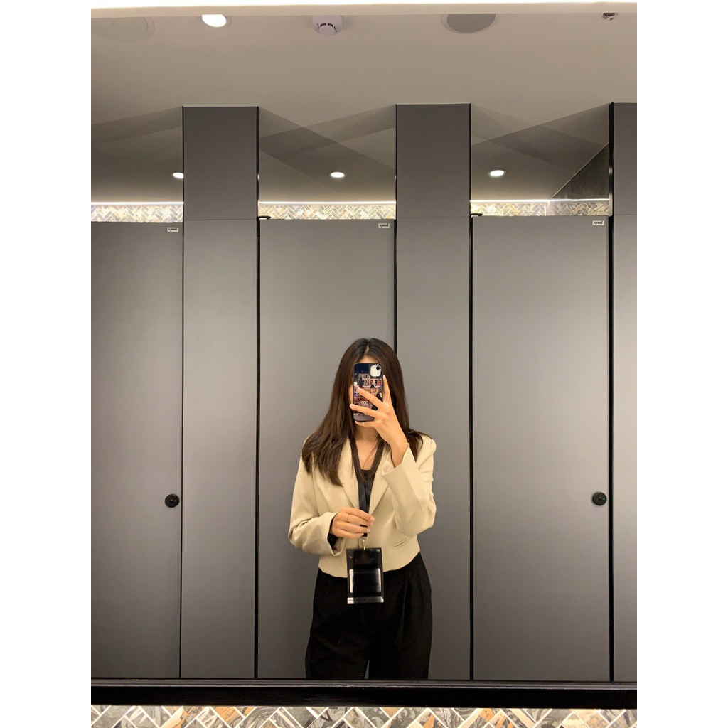 ส่งต่อ เสื้อเบลเซอร์ รุ่น Cosy crop ร้าน Fashion Store