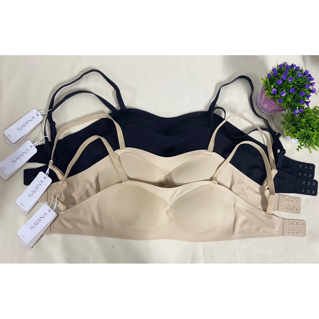 Sabina Soft Collection เสื้อชั้นใน ไร้ตะเข็บ ไร้โครง รหัส NBK24001BK ราคาป้ายตัวละ 990 เหลือเพัยงตัว