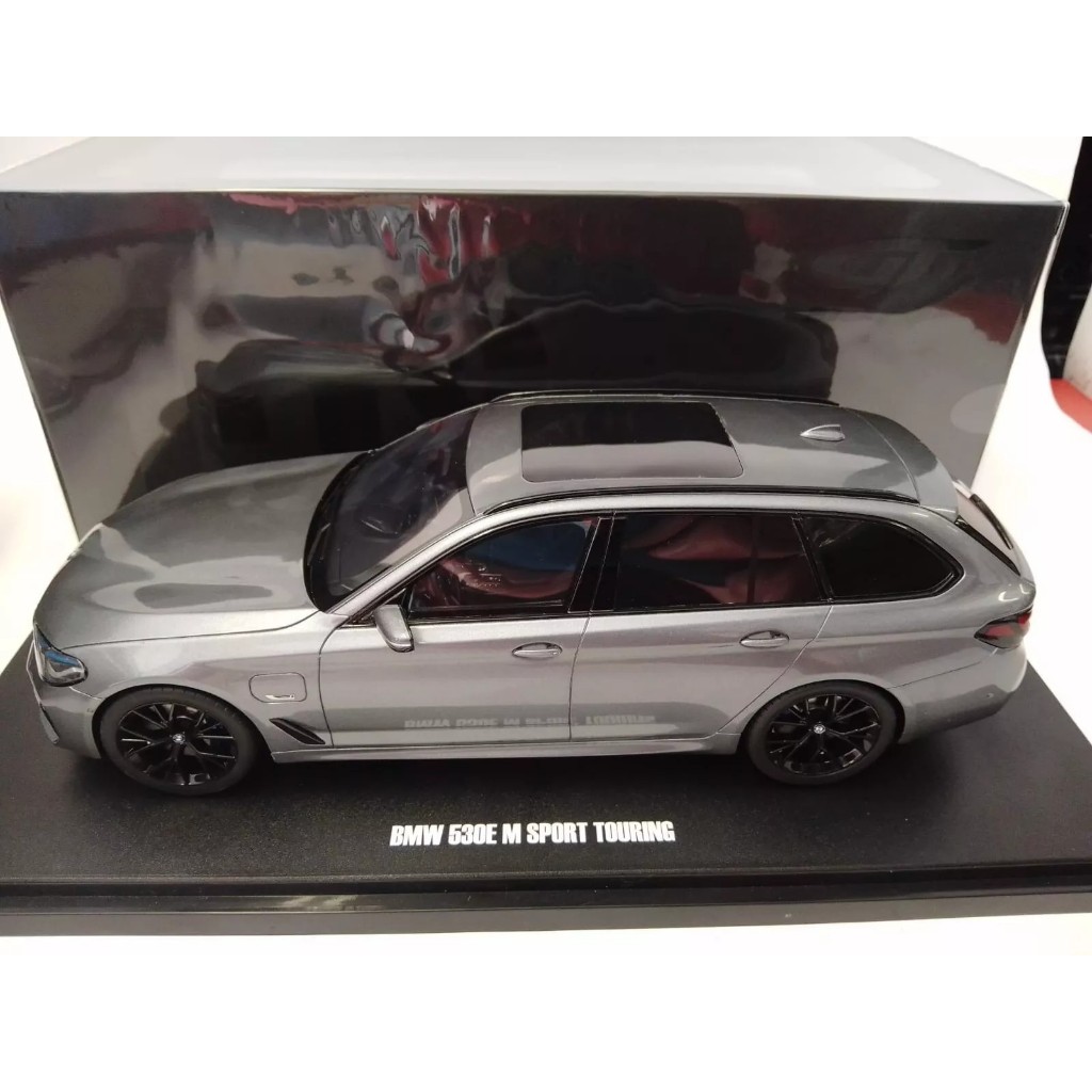 BMW 530E XDRIVE M SPORT TOURING GREY 2023 1/18 (GT SPIRIT)