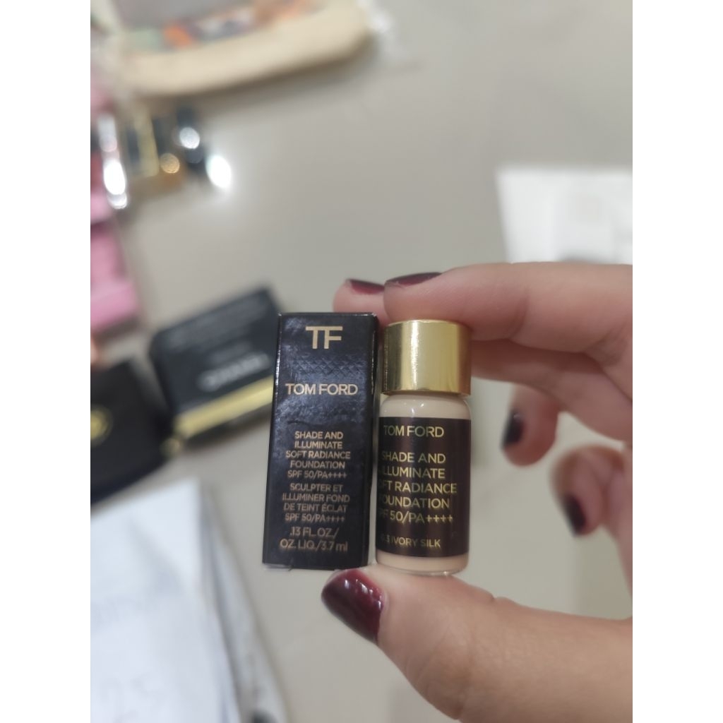 รองพื้นtomford เนื้อเนียน ใหม่