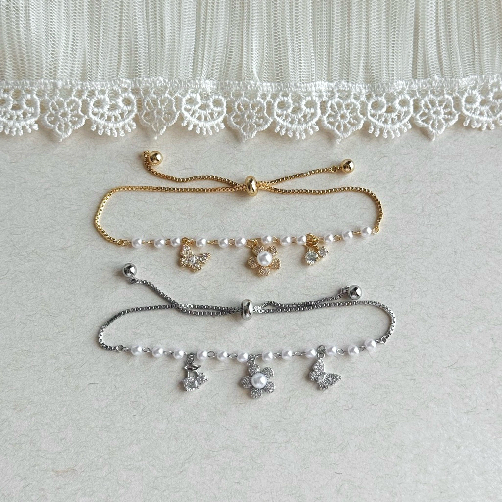 Socrush.bkk | FAIRY PEARL🧚🏻‍♀️ dangling charm pearl bracelet | SB-034 | กำไล สร้อยข้อมือ กำไลมุก จี้มุก จี้ดอกไม้