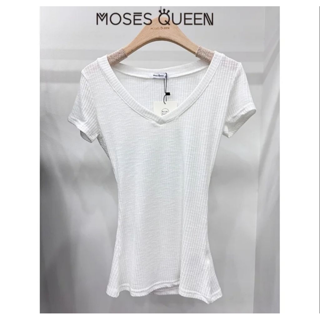 🩶พร้อมส่ง🩶 เสื้อยืดผ้า ป้าย moses queen 👑