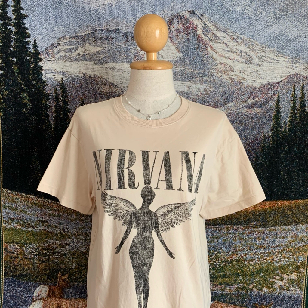 เสื้อยืดH&M ลายNIRVANA อก40 มือสอง