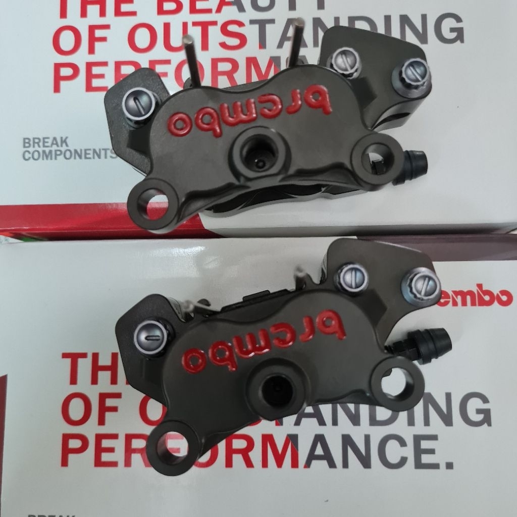 ปั้มแมลงสาบ แมงสาบ Brembo ฮาร์ดอโนไดซ์ 4potเล็ก สีเข้ม series6 series7  ประกัน 3 เดือน