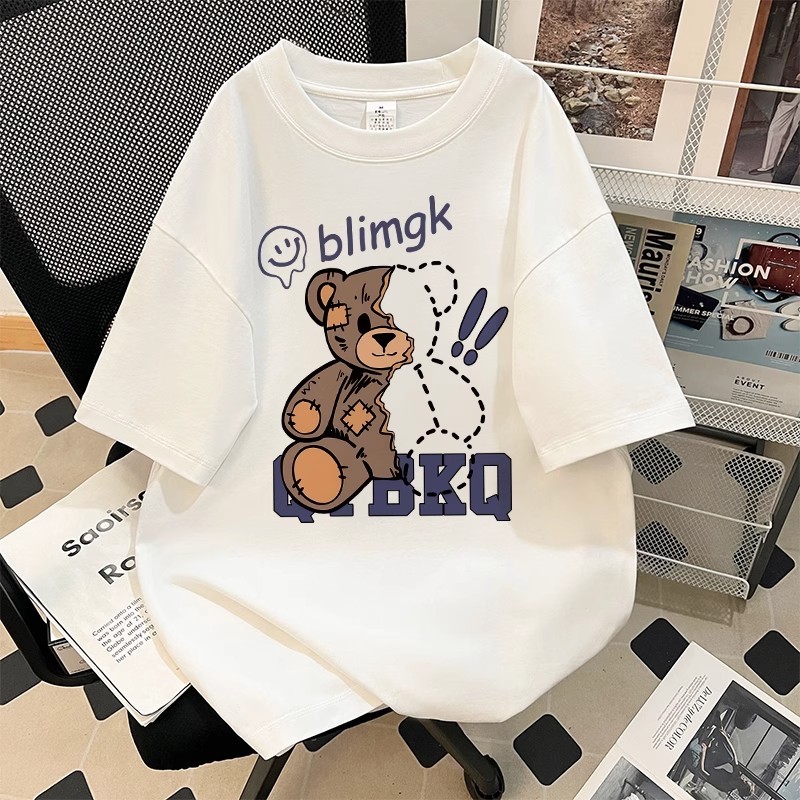 ✨【จัดส่งจากไทย】แฟชั่นเกาหลี🎀เสื้อยืดแขนสั้นคอกลม ลายสกรีนตัวการ์ตูนน่ารักสีน้ำตาล ใส่สบาย ทรงหลวม