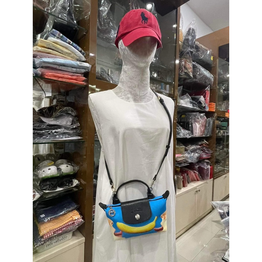 New Longchamp pouch ขนาด 17 cm (L) x 11 cm (h) x 5,5 cm (p) การ์ด ถุงกระดาษ  🧧🧧5290฿ "DNE'UDTOWN”