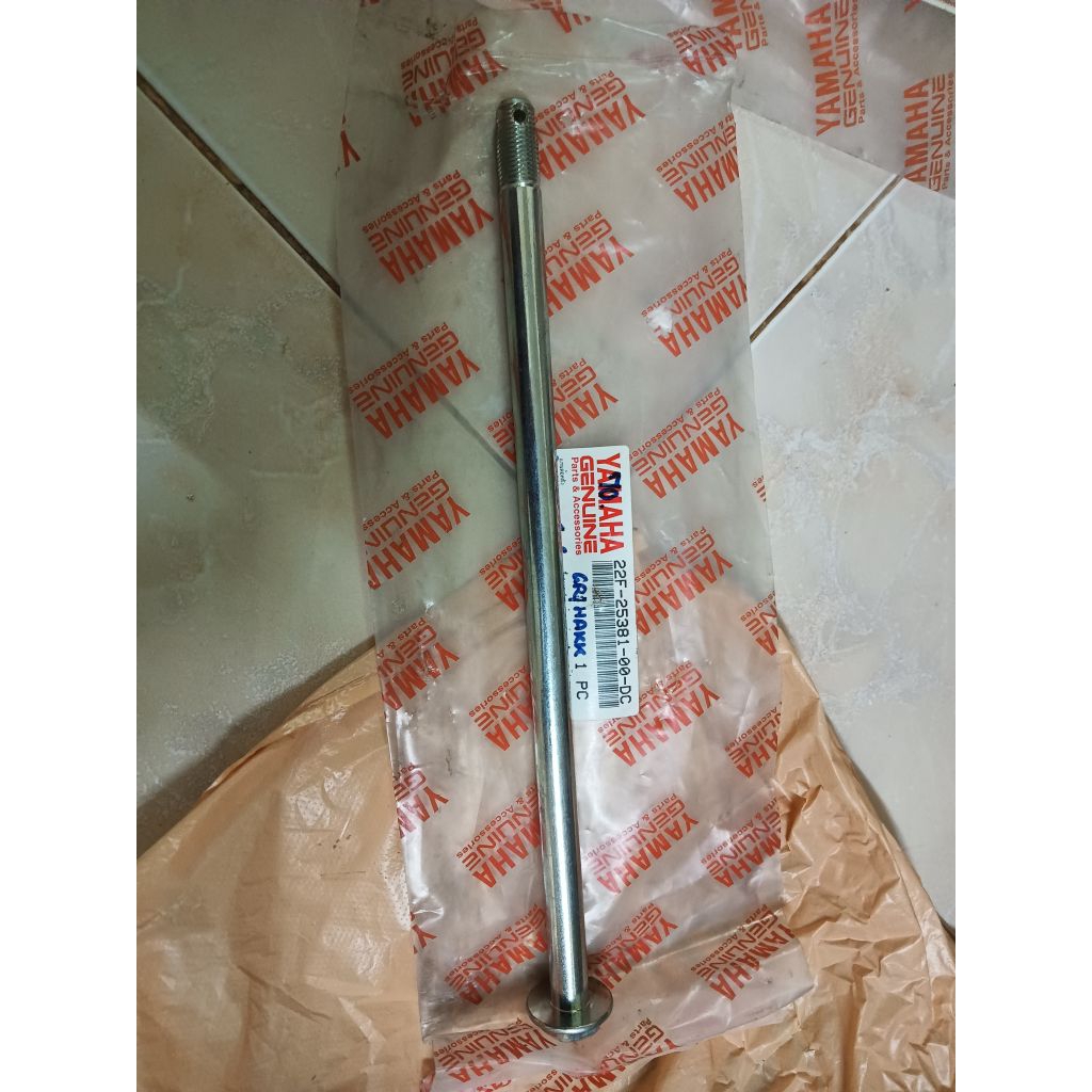 22F-25381-00-DC แกนล้อหลังแท้ Yamaha ZR120 อะไหล่แท้ศูนย์