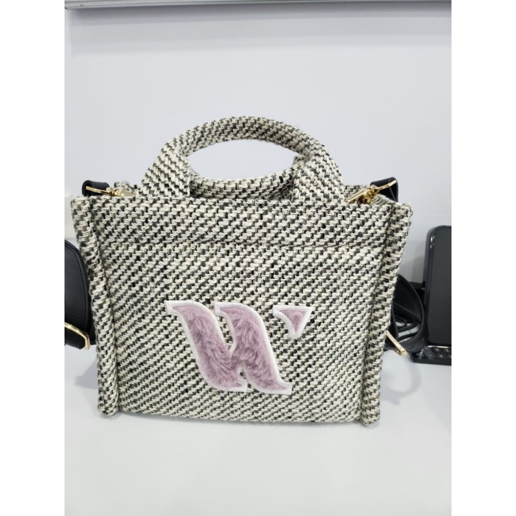 กระเป๋าสะพาย ยี่ห้อ Jira Studio