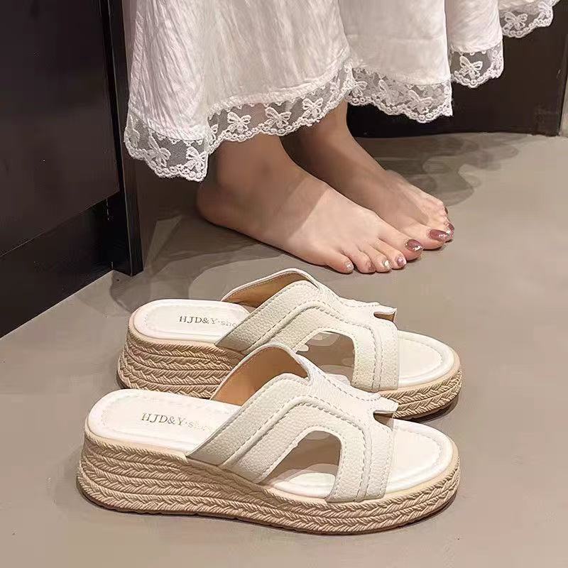 รองเท้าแตะ ใส่สบาย ใส่เที่ยวใส่ทำงานได้ แบบสวมสไตล์มินิมอล TP519