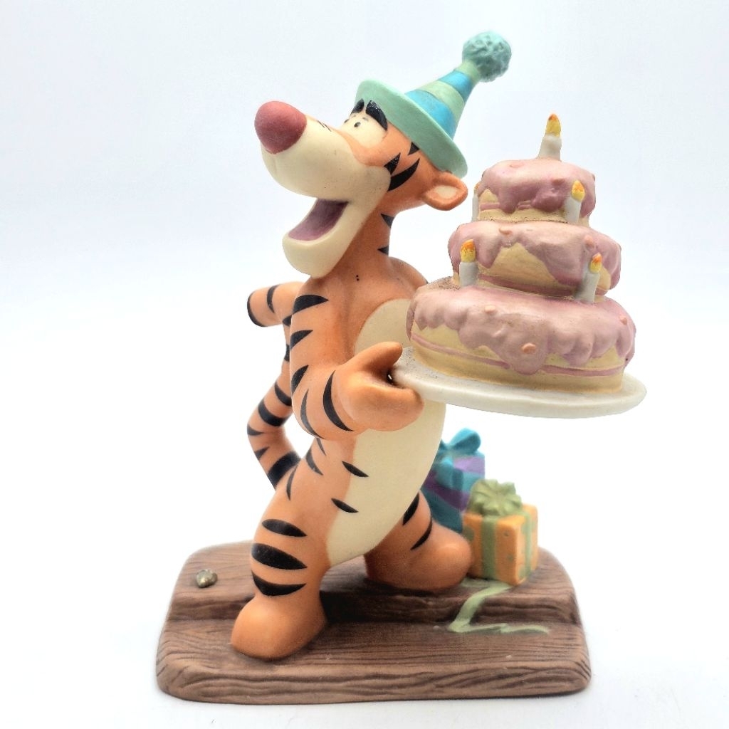 Walt Disney Winnie the Pooh and Friends Party Time Is Tigger Time Retired
