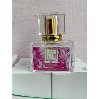 น้ำหอมมาดามฟิน 40ml หัวฉีดสเปรย์ค่ะ (ขวดเหลียม)