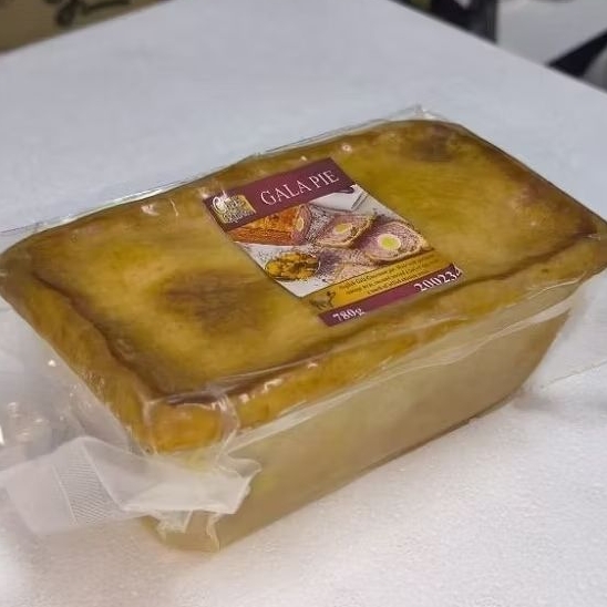 Gala Pork Pie Large 780g – กาล่าพายพรีเมี่ยม ล้อมไปด้วยเนื้อหมูแน่นๆและไข่ต้ม 2ฟองใน 1แพ็ค ขนาด 780 กรัม ราคา ถูกที่สุด ดีลบีเคเค แกลเลอรีภาพที่ 4