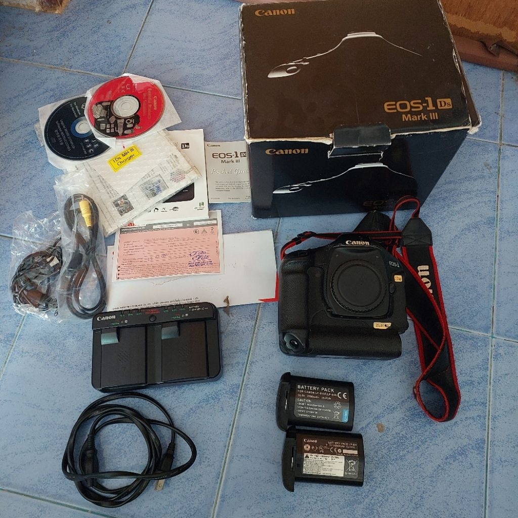 กล้อง 1Ds mark 3 Full Frame ครบกล่อง ป.ศูนย์ อดีตราคา2แสนกว่าตัวก่อนมี 1Dx