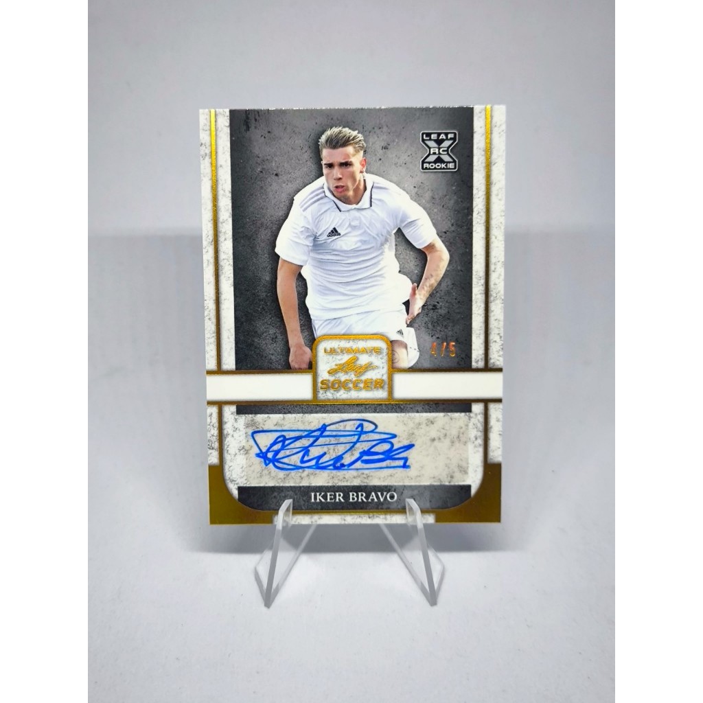 การ์ดลายเซ็นนักฟุตบอล Leaf Trinity Soccer Iker Bravo RC 4/5 Rookie Auto 2022