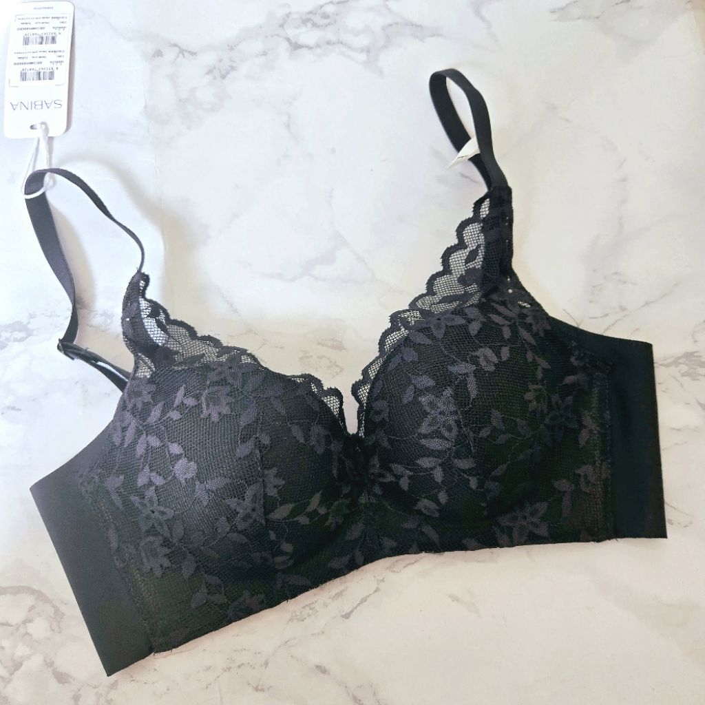 Sabina Habpy Pretty Perfect Level 1 เสื้อชั้นใน ไร้ตะเข็บ  ไร้โครง รหัส HBU24009BK - สีดำ