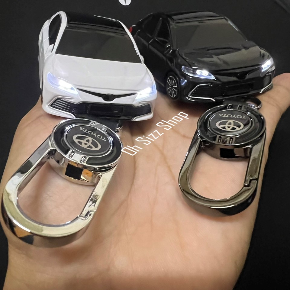 เคสรีโมทรถ Toyota Camry 2019-2023 รีโมททรง V มีไฟหน้าและหลัง  แบบโมเดลรถ   (Car Shape)  วัสดุพลาสติกเบา ABS  พร้อมพวงกุญ ราคา ถูกที่สุด ดีลบีเคเค