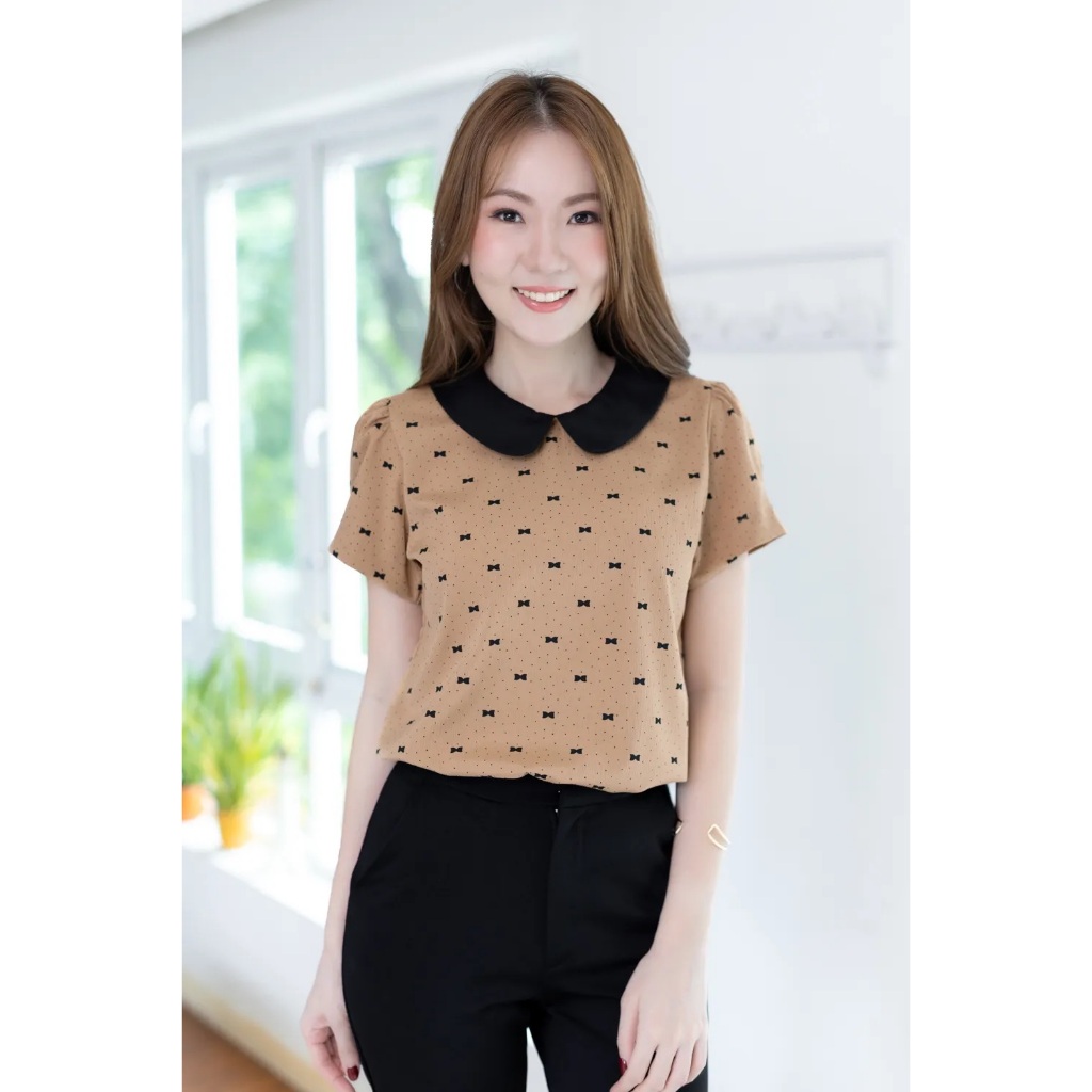 Narinari : MT0106 Peter Pan Collar Folded Sleeve Blouse เสื้อทำงาน❣️ผ้าอัดย่น❣️