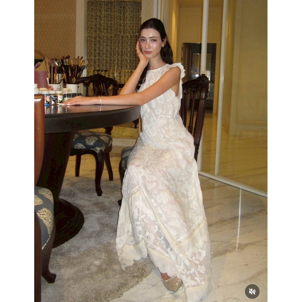 Janesuda dress ลูกไม้ครีม แขนยกระบาย widelia