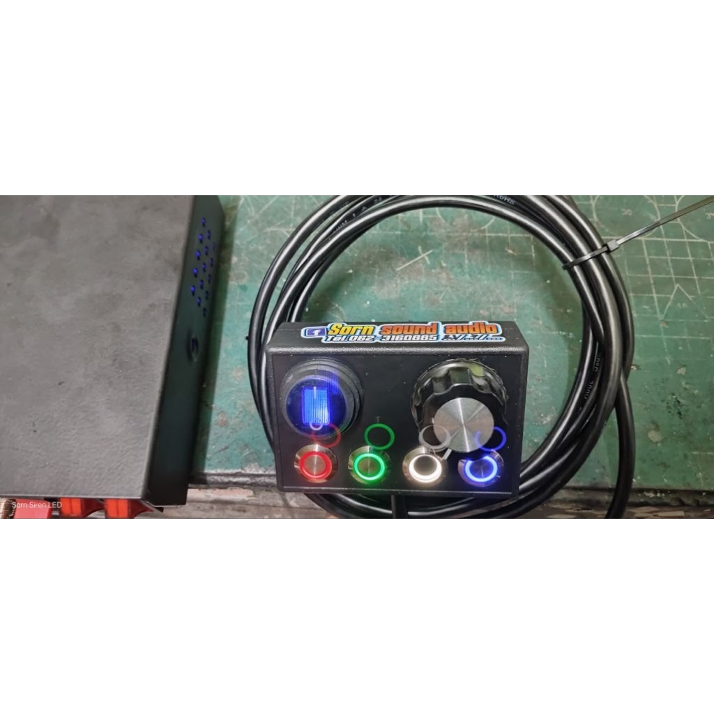 Box âm thanh CJB 200 w. (EQ2B). Chống nước, nút đèn màu, dây cáp phía trước tách rời.
