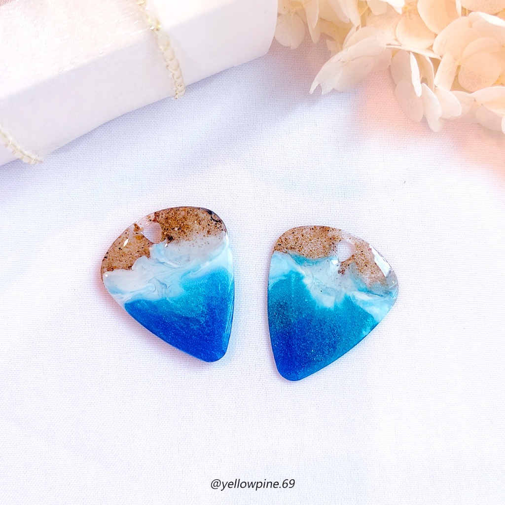 ปิ๊กกีตาร์ ลายทะเล  Pick guitar สลักชื่อได้ ปิ๊กกีตาร์เรซิ่น สั่งทำ ของขวัญ สร้อยปิ๊ก พวงกุญแจปิ๊ก สร้อยคอปิ๊ก ปิ๊กกีต้า ราคา ถูกที่สุด ดีลบีเคเค แกลเลอรีภาพที่ 2