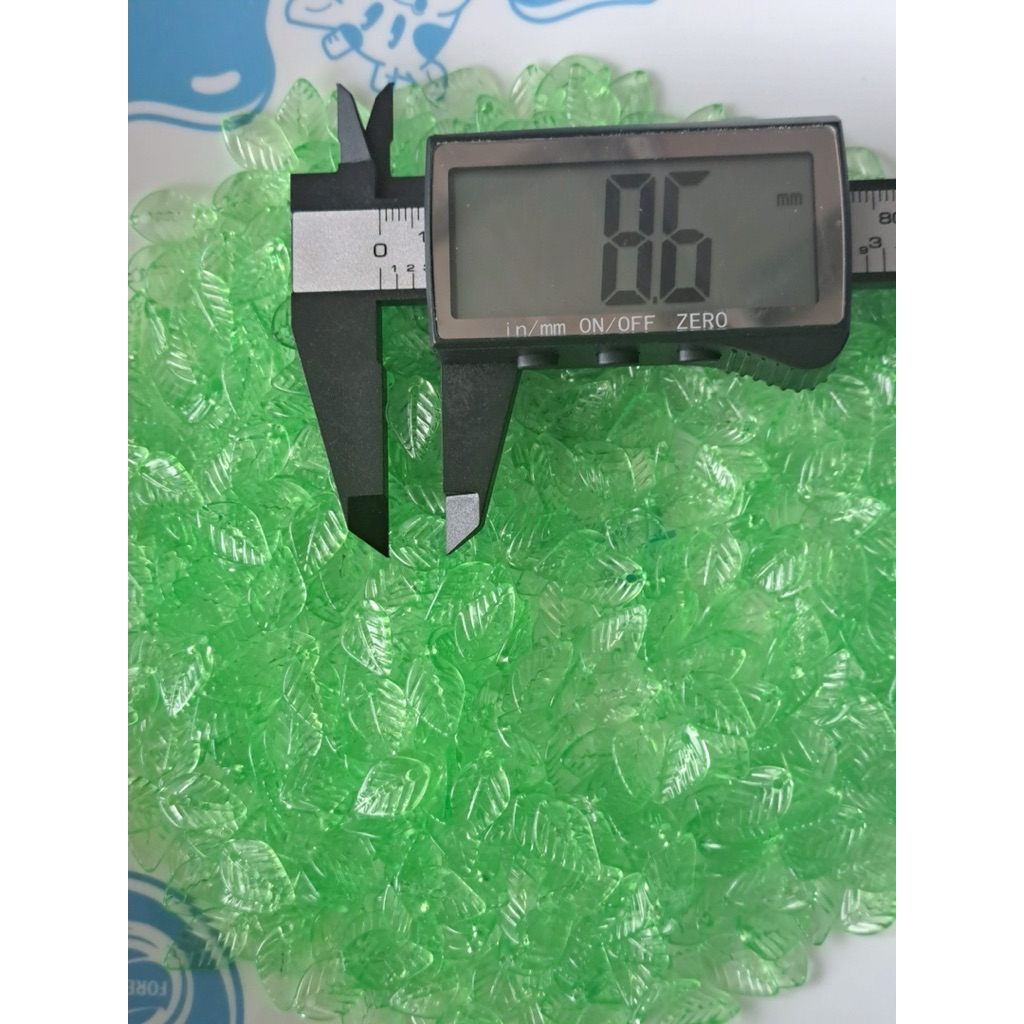 ลูกปัด ใบไม้ใส จิ๋ว มีรูร้อย ขนาดเล็ก อุปกรณ์งานฝีมือ DIY ใช้สำหรับตกต่างๆชิ้นงานต่างๆ