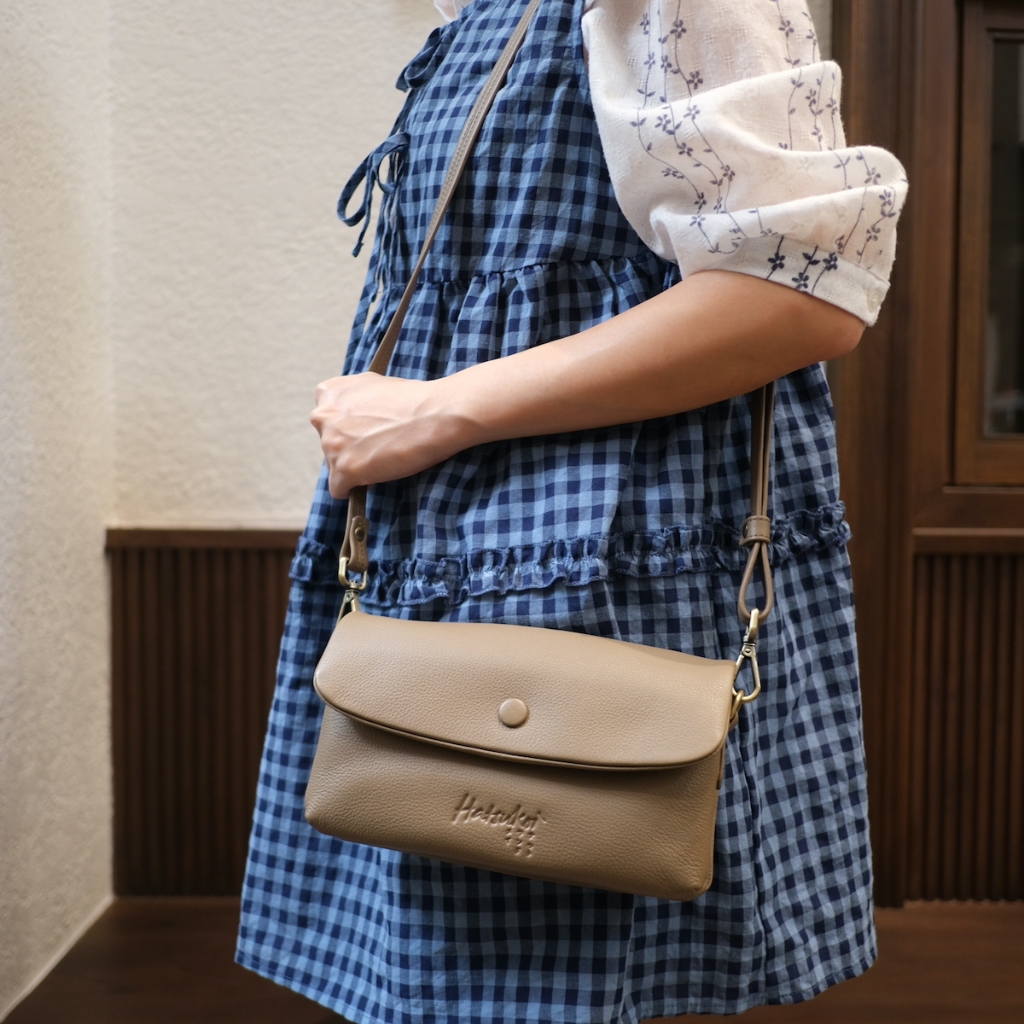 🚩🚩ช่องเยอะ หนังวัวนุ่ม จุของได้เยอะ กระเป๋าสะพายหนังวัวแท้ Layers Hatsukoi Leather Bag