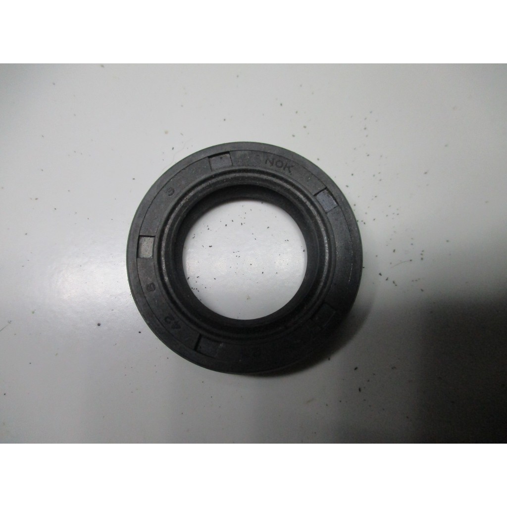 ซีลพวงมาลัยขวาง  HINO KM777  FB FC     NOK     25-42-8  [mm]   สินค้าสภาพตามที่ลงขาย   ราคา 1 ชิ้น