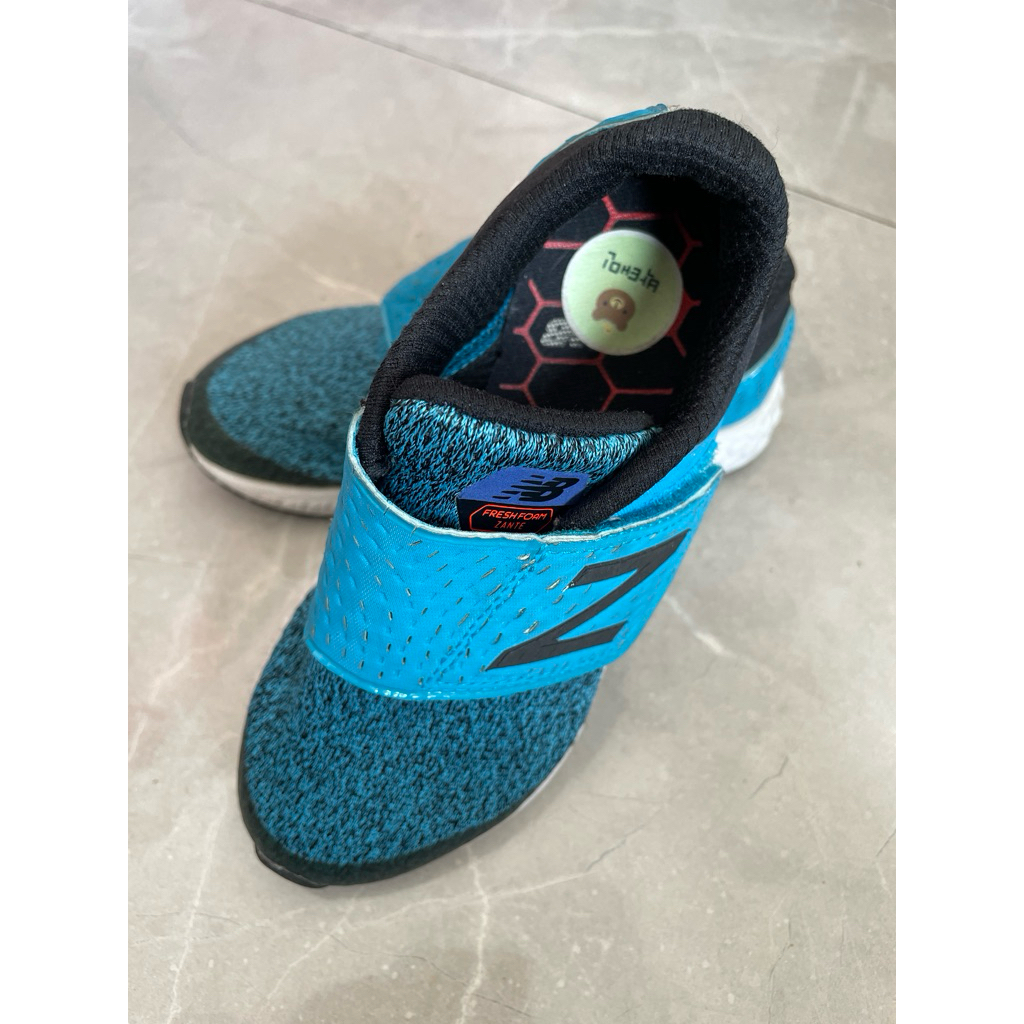 ((มือสอง)) รองเท้าเด็ก ขนาด 18.5 cm NB Newbalance fresh foam