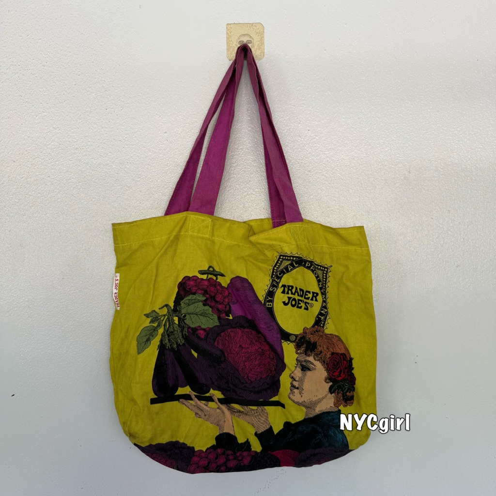 กระเป๋าวินเทจ Trader’s Joe มาจากตู้อเมริกา