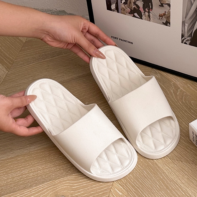 รองเท้าแตะน่ารักๆ รองเท้าแตะพื้นนิ่ม ทำจากยางอย่างดี ไม่ทำให้เจ็บเท้า ลายน้องการ์ตูนน่ารักๆ - รูปที่ 2