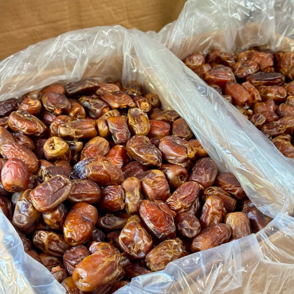 อินทผาลัมแห้ง อินทผาลัมนำเข้า กล่องละ 500 กรัม  เนื้อสวย อร่อย คุณประโยชน์มากมาย