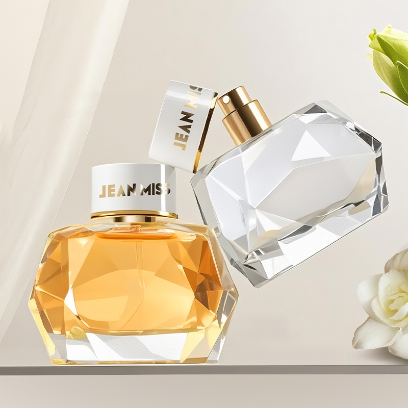 พร้อมส่ง น้ำหอมผู้หญิง Signature Eau de Parfum for Women 100ml มี2ขนาดให้เลือก กลิ่นหอมสดชื่นและสง่างาม