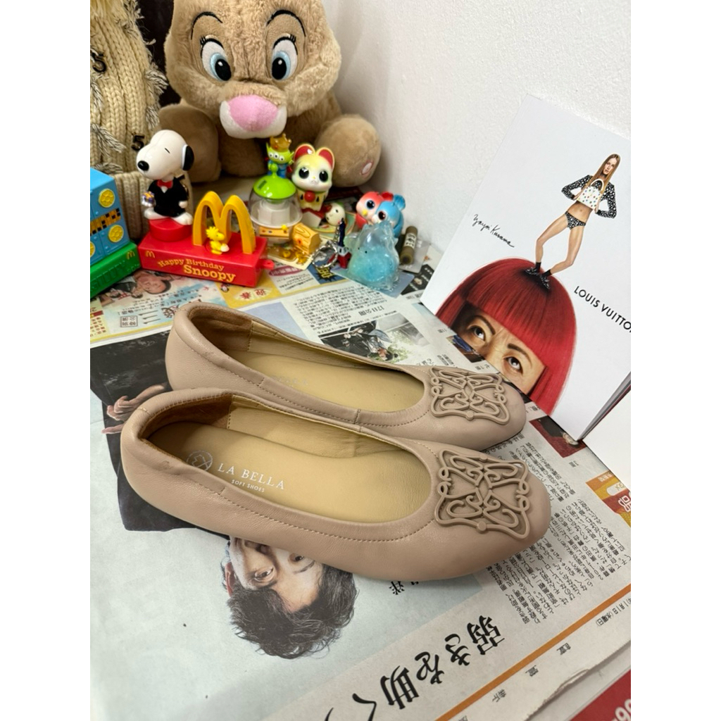 Used La bella รองเท้าแฟลต มือสอง สีสยย ไซส์ 36 พื้นไม่สึก ข้างในสะอาด รองเท้ามีรอยใช้งานประปราย