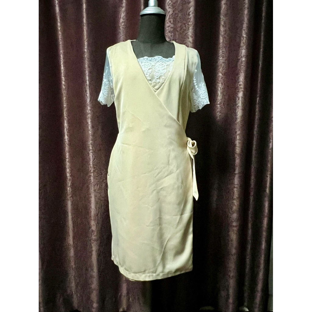 มือสอง (ให้นมได้ ) Mamong ให้นมเป็นทรงปาดผูกโบว์ ผ้าหนา ตกแต่งช่วงอกและแขนเป็นผ้าลูกไม้ ND012MM