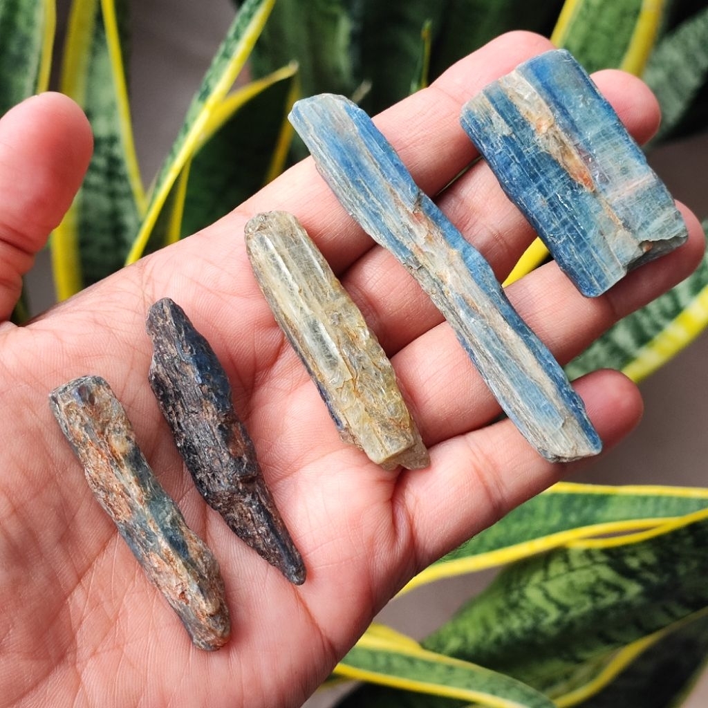 บลู ไคยาไนต์ 🔸Blue Kyanite