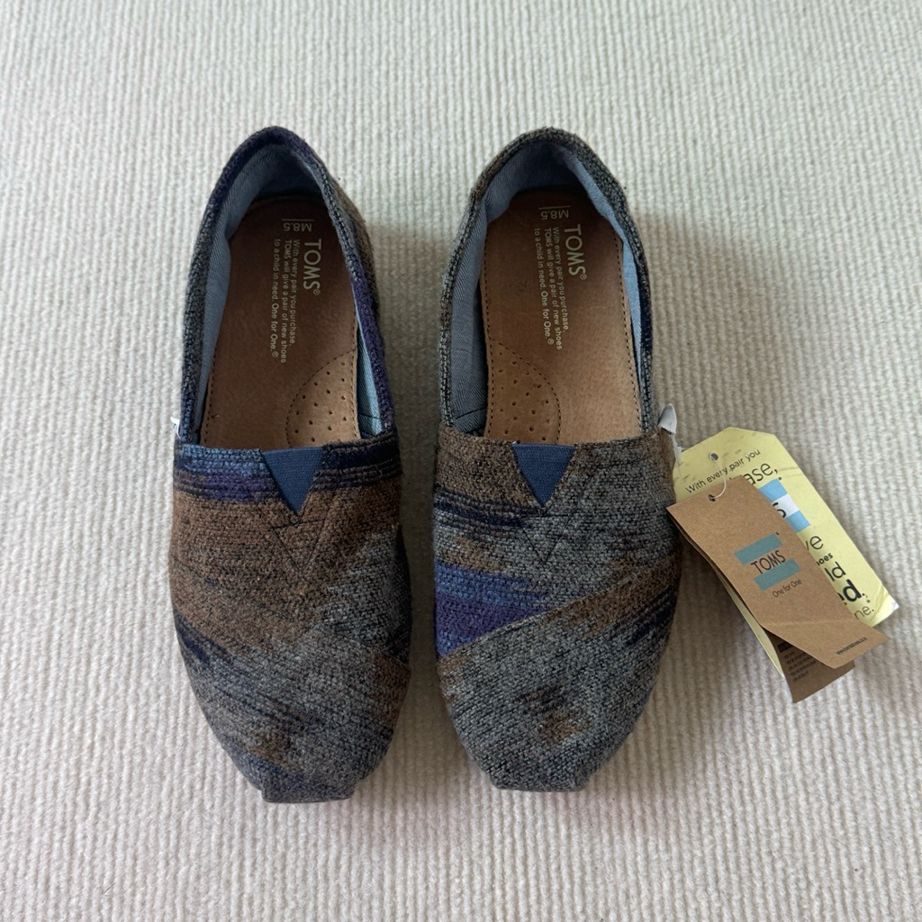 TOMS รองเท้าลำลองมือสองของแท้ sz.41