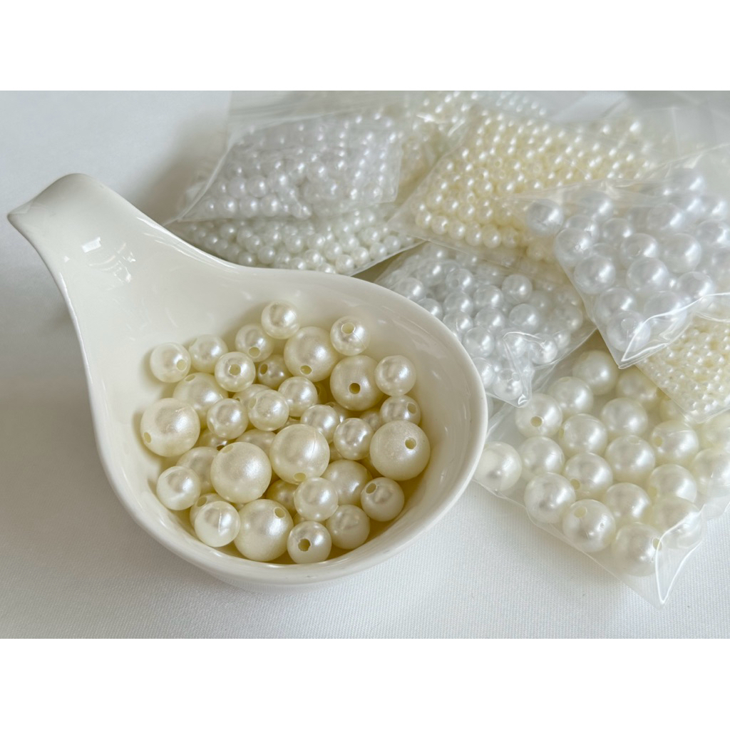 มุก ไข่มุกพลาสติก (มีรูสำหรับร้อย) ขนาด15-20กรัม ได้จำนวนตามรูป สินค้าพร้อมส่ง
